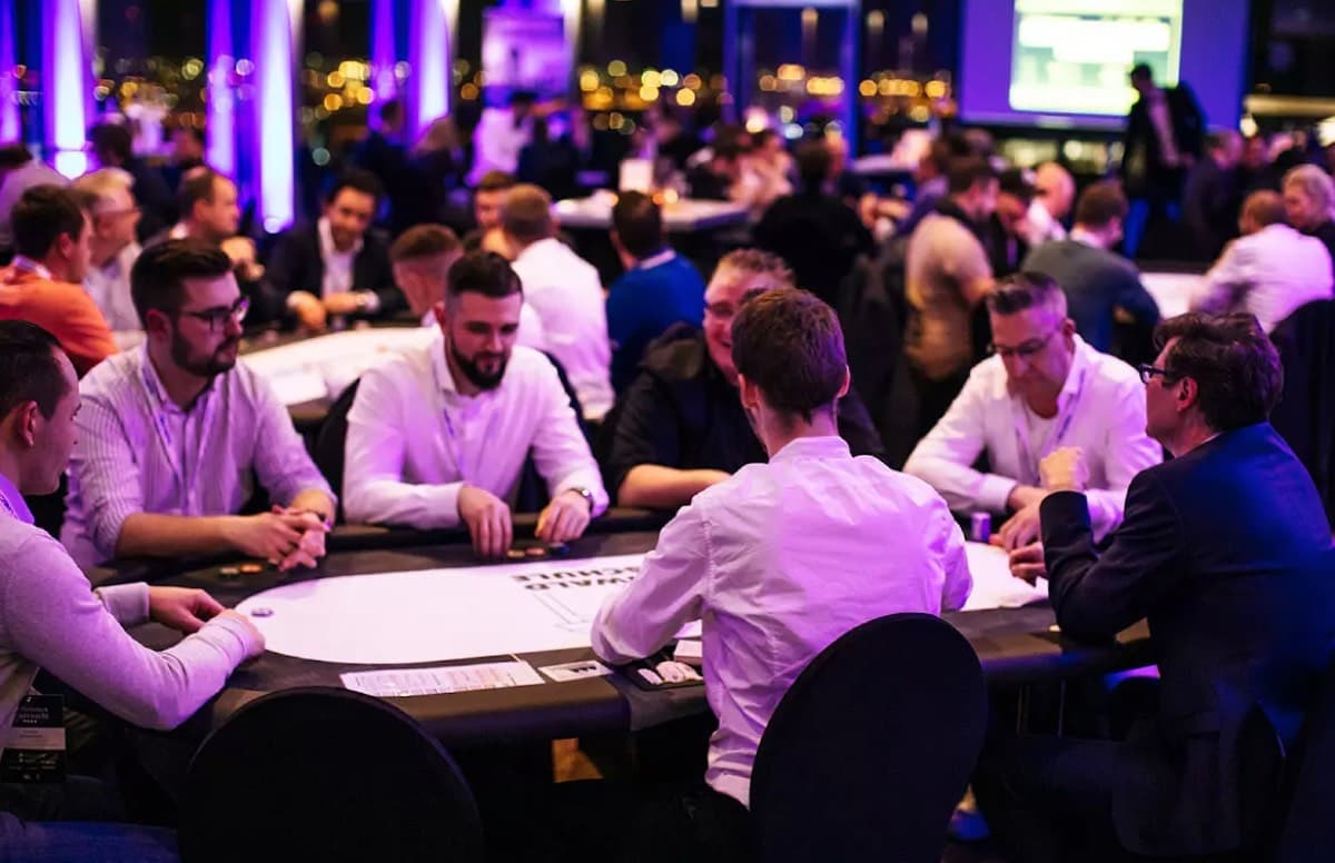 ADEMAX BusinessPokern Köln - Spielerisch Kontakte knüpfen